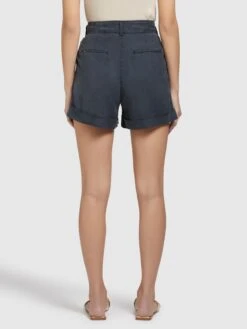 Khujo Shorts Loosefit Bandplooibroek Elida Dames Donkerblauw -Khujo Winkel 065952582fbe9fcee8ad2baaa193889b