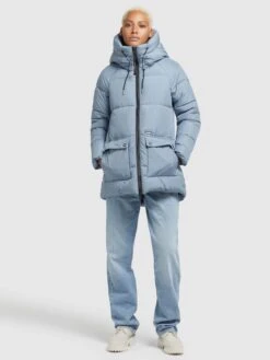 Khujo Tussenjassen Tussenjas Pheobe Dames Lichtblauw -Khujo Winkel 09116d3b2afbf2943625ad6bdc291e59