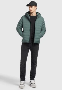 Khujo Winkel -Khujo Winkel 231fca7c6ea943108e155e823181c09a