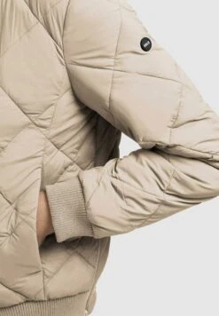Khujo Leona - Bomberjacks - Beige 13 Khujo Leona - Bomberjacks - Beige -Khujo Winkel 416f706852f1471c9906e598e9b1d948