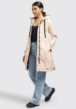 Khujo Alecia - Trenchcoat - Apricot 11 Khujo Alecia - Trenchcoat - Apricot -Khujo Winkel 4909151d92ed4515ab3413f9cea845be