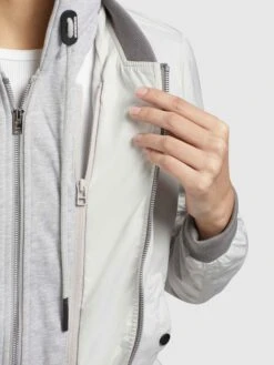 Khujo Tussenjassen Tussenjas Persee Dames Wit 15 Khujo Tussenjassen Tussenjas Persee Dames Wit -Khujo Winkel aa43a75db80b8c28b286a0a6fc93fc64