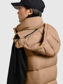 Khujo Bodywarmers Bodywarmer Tourin Dames Lichtbruin -Khujo Winkel af54ea1eb5311b795501cce2c27dfb06