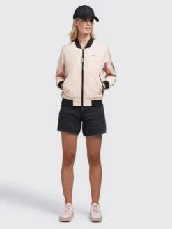 Khujo Tussenjassen Tussenjas Stence2 Dames Abrikoos -Khujo Winkel d84fa9e3596ea8bdd29eacfbfa0cdd36