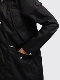 Khujo Parkas Tussenparka Aira 3 Dames Zwart -Khujo Winkel f004cc2f514a9e747803fba1d9261cc7