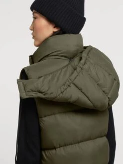 Khujo Bodywarmers Bodywarmer Eden Dames Kaki 15 Khujo Bodywarmers Bodywarmer Eden Dames Kaki -Khujo Winkel f70a1abd74cd305c00e380cccf495a9c