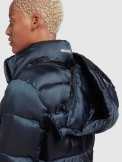 Khujo Winterjassen Winterjas Evona Dames Nachtblauw 15 Khujo Winterjassen Winterjas Evona Dames Nachtblauw -Khujo Winkel ff82787ed6f5f56ba9ec3613c3354af1